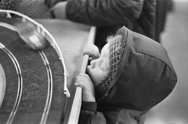 Children Christmas Shopping 24th December 1968