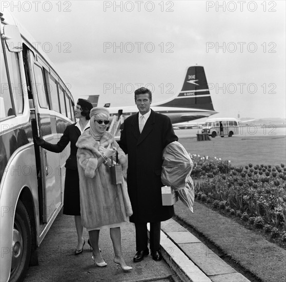 Roger Moore et Dorothy Squires