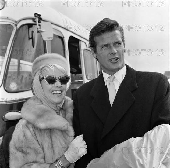 Roger Moore et Dorothy Squires