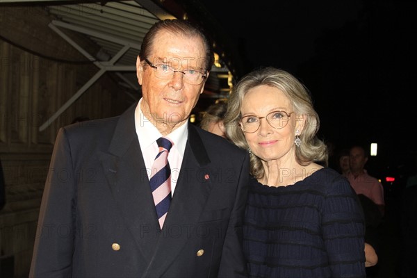 Roger Moore et sa femme Kristina Tholstrup