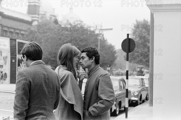 Jean-Marie Périer et Françoise Hardy à Londres, le 11 octobre 1965