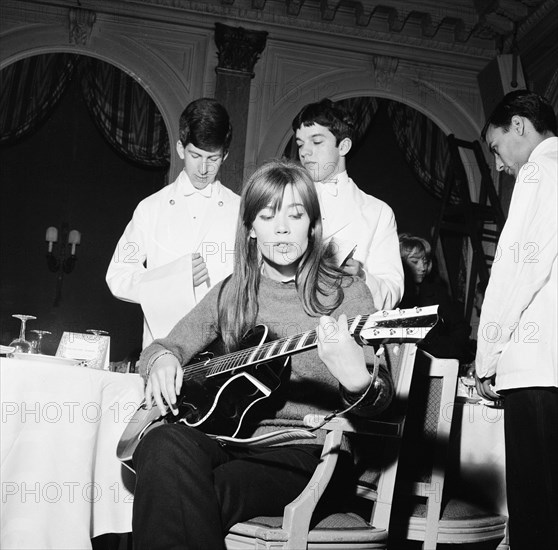 Francoise Hardy (1966)