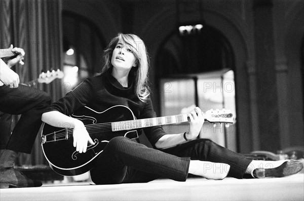 Francoise Hardy (1967)