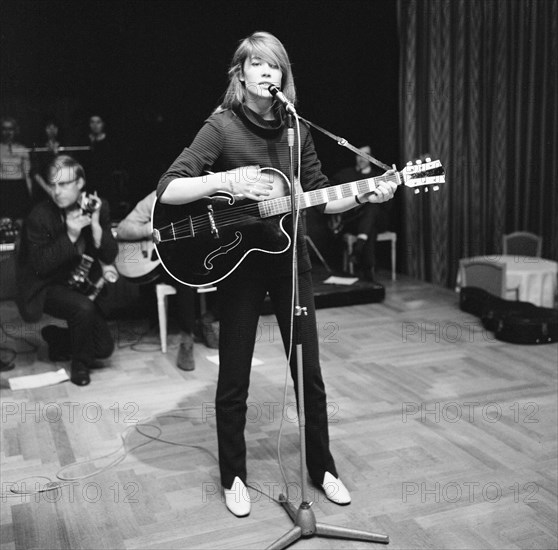 Francoise Hardy (1967)