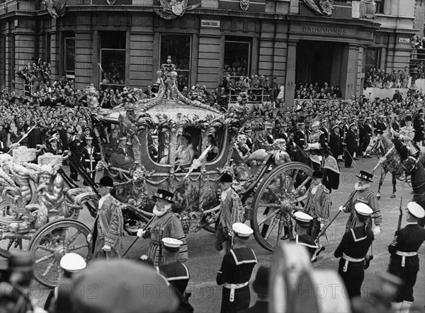 Coronation Procession of Queen Elizabeth II 2nd June 1953