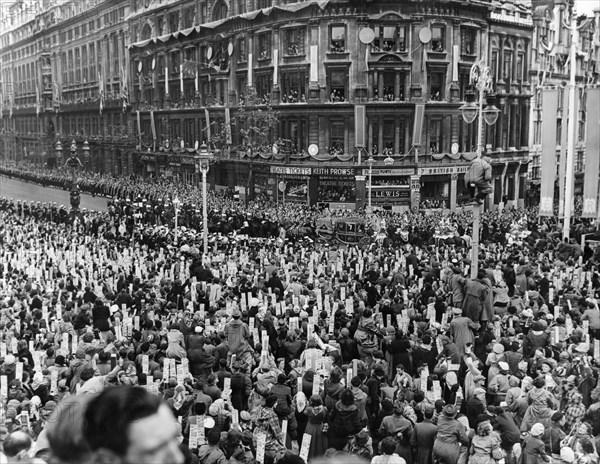 Coronation Procession of Queen Elizabeth II 2nd June 1953