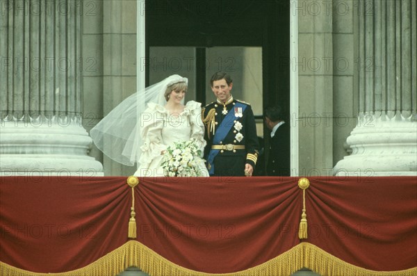 Prince Charles and Princess Diana get married.