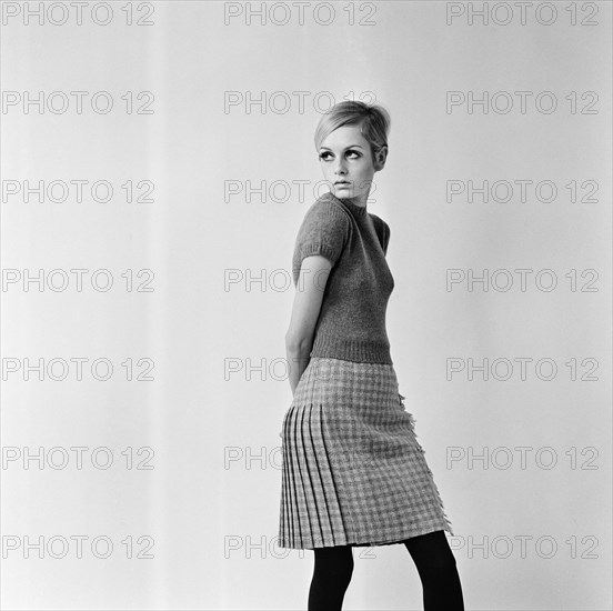 Twiggy - (born Leslie Hornby, and married name Leslie Lawson). Pictured in this October 1966 shoot for The Mirror and Herald, by Ron Burton.
28th October 1966