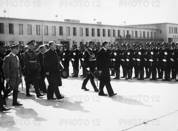 Neville Chamberlain après la signature des Accords de Munich, 1938