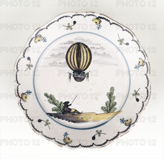 Assiette avec décor de ballon