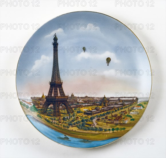 Plat avec représentation de la Tour Eiffel