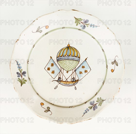 Assiette décorée du vaisseau volant de Mr Blanchard