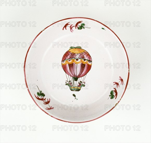 Balloon saucer
