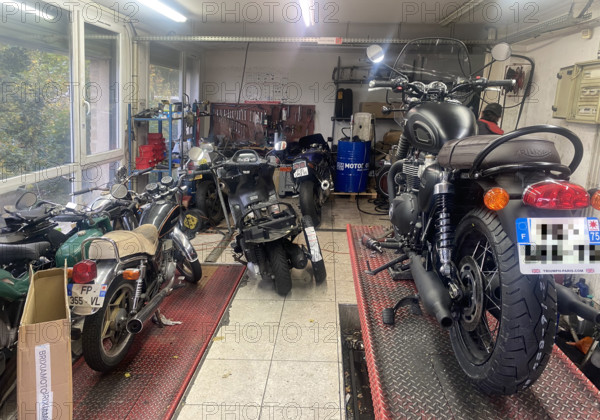 FRANCE-MƒTIERS-ARTISANS