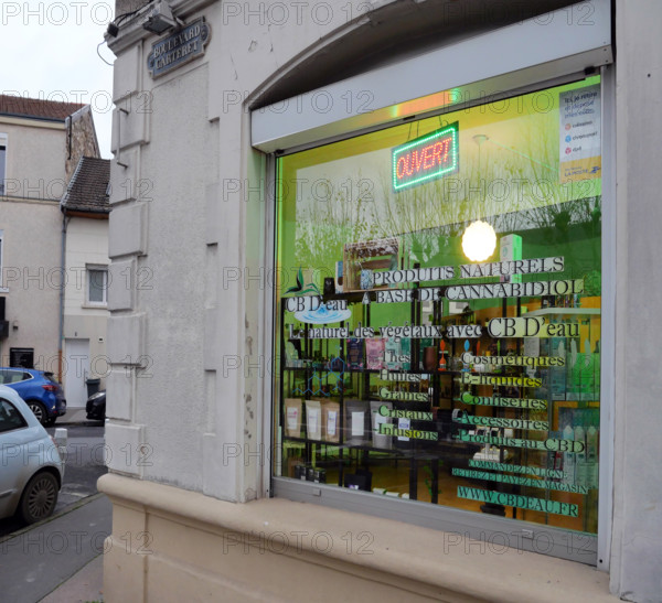 FRANCE-TABAGISME-STUPEFIANT