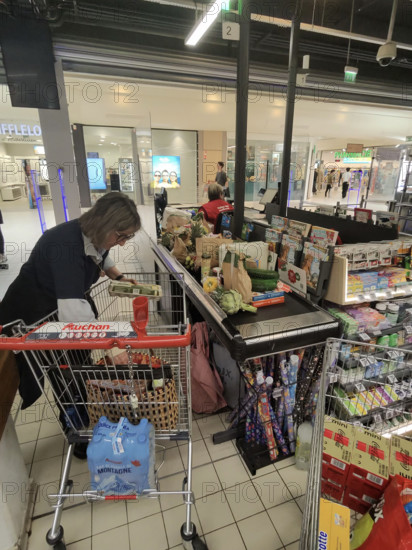 FRANCE-GRANDE DISTRIBUTION-COMMERCE