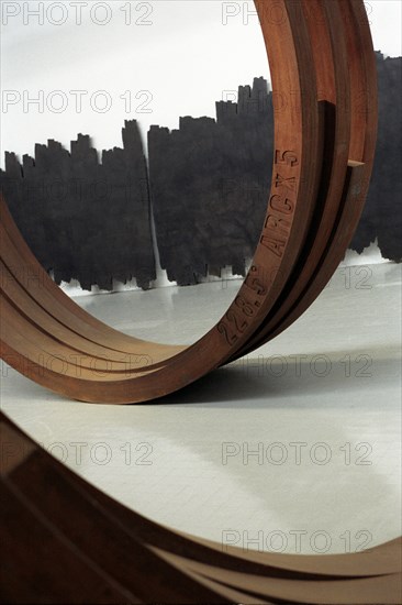 Le sculpteur Bernar Venet, août 2003