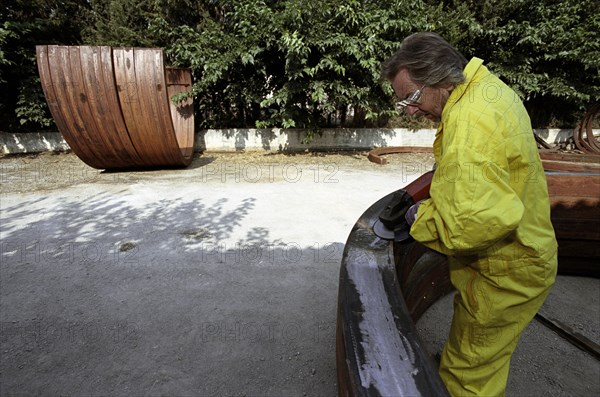 Bernar Venet, steel sculptor