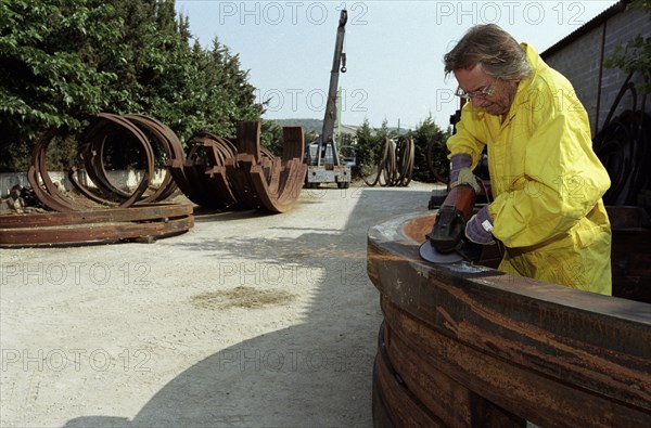 Bernar Venet, steel sculptor