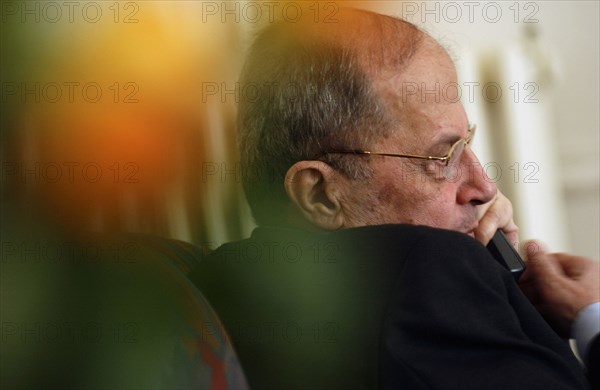 Le général libanais Michel Aoun à Paris, avril 2004