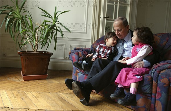 Le général libanais Michel Aoun à Paris, avril 2004