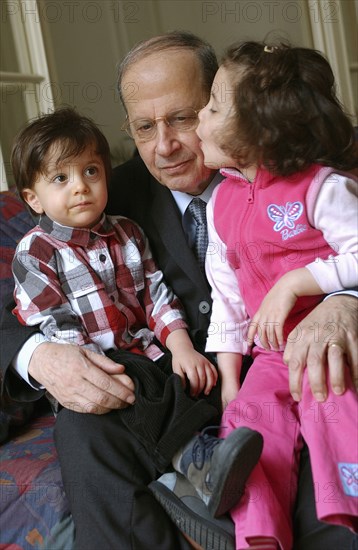 Le général libanais Michel Aoun à Paris, avril 2004