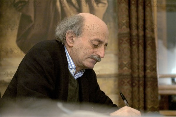 Druze leader Walid Joumblatt goes into hiding