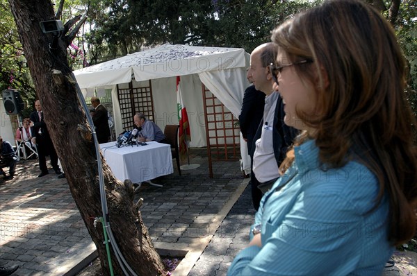 Le général Michel Aoun chez lui au Liban, mai 2005