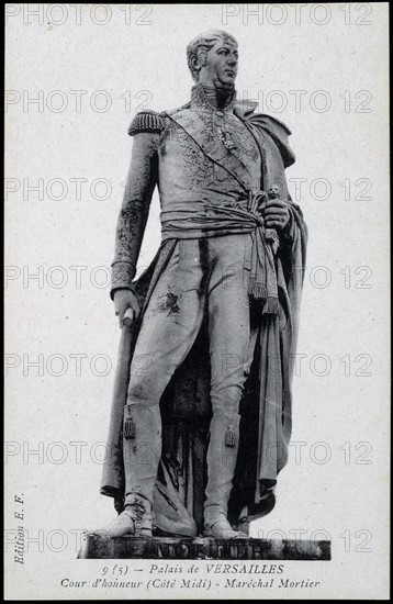 Statue du maréchal Mortier à Versailles.