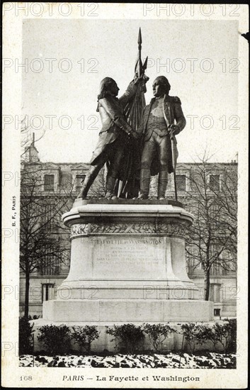 Statues of Marquis de La Fayette and Georges Washington in Paris.