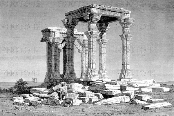 Ruines d'un temple jaïna, à Gharispore