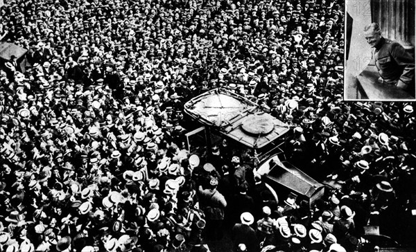 Paris - The crowd cheering General Pershing on his arrival