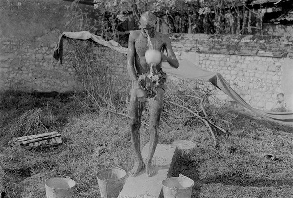 Orléans, camp d'Indiens. La toilette