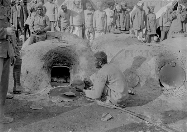 Orléans, camp d'Indiens. Les fours indiens