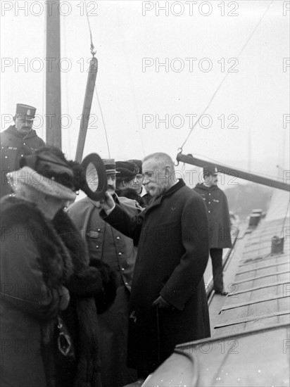 Inauguration of a train of ambulance-boats.  The Prince of Monaco greeting Mrs. Pérouse