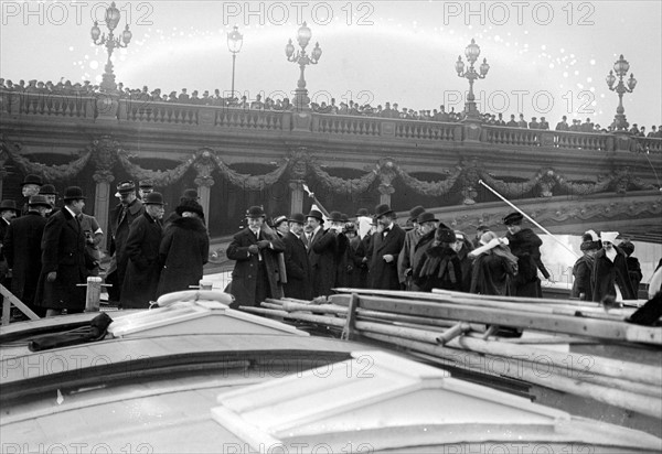 Inauguration d'un train de bateaux-ambulances. Pendant l'inauguration