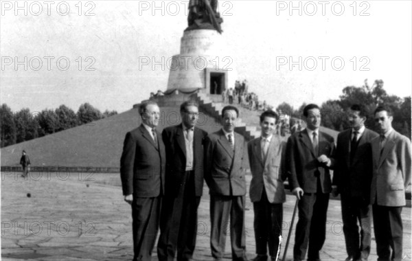 Exterior delegation of the Algerian Communist PArty during the Algerian War