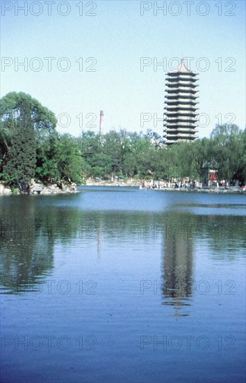 Peking University, Weiming Lake