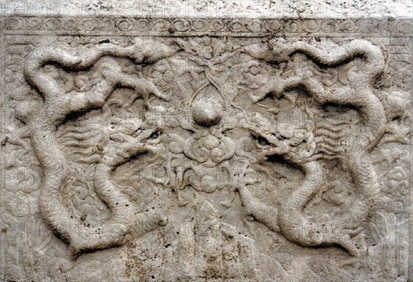 Dragons sculptés sur la tombe de TianYi, Musée de la Culture Eunuque de Pékin