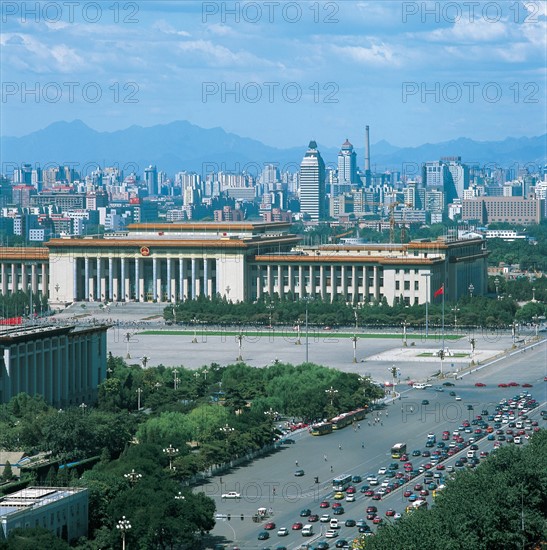 Place Tian an men, les grands auditoriums du peuple, Pékin, Chine