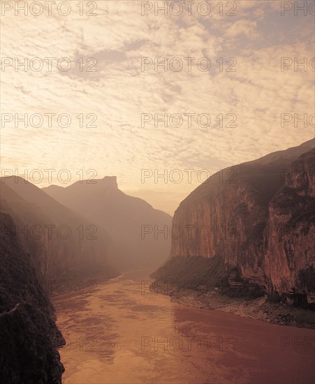 Les Trois Gorges, fleuve Yang-Tse-Kiang, Chine