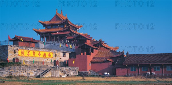 Temple sur le sommet Jinding du Mont Emei, Chine