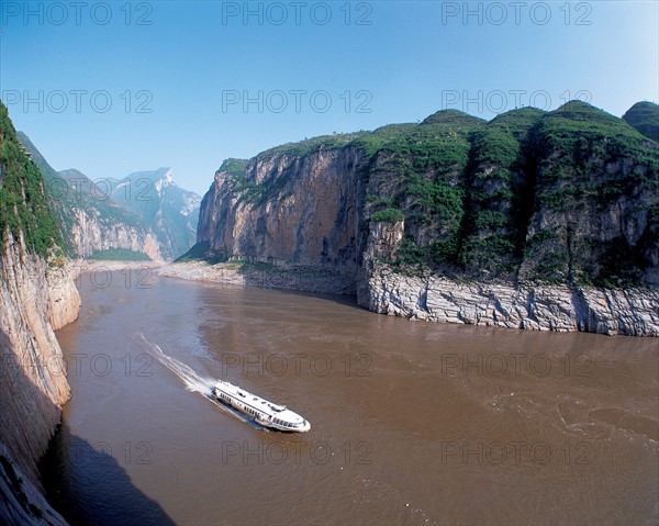 Three Gorges of Chang Jiang River, Xiling Gorge, Qutang Gorge, Kuimen, China