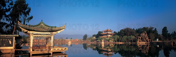 Petite pagode sur le lac de Kunming, Chine