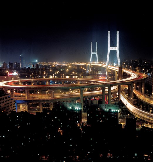 Le pont Nanpu de nuit, Chine