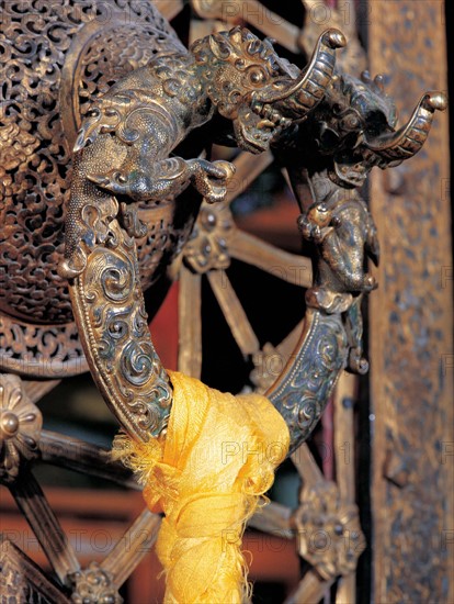 Heurtoir avec un dragon cuivré, Tibet, Chine