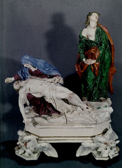 Gricci, Porcelain from Buen Retiro