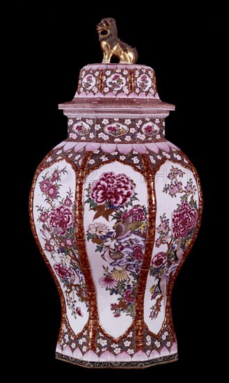 Potiche chinoise avec décoration florale