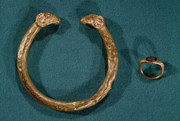 Iberian golden bracelet and ring