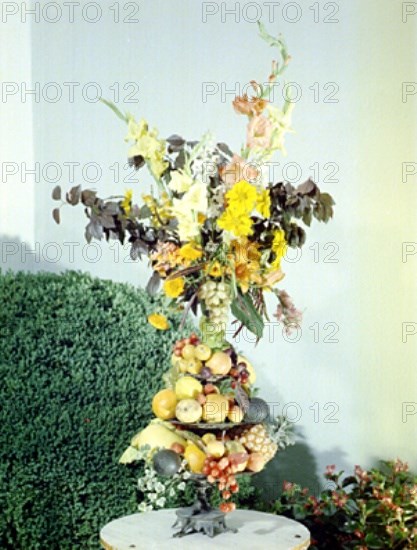 Nature morte de fleurs et de fruits